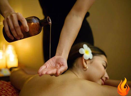 Massage Huiles Chaudes